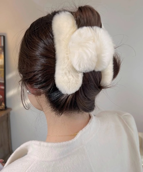 Dita Muaj.(ディータムアージュ)の「ふわふわファークリップ(バレッタ/ヘアクリップ・レディース・アイボリー/ブラック・FREE)」の7枚目の写真