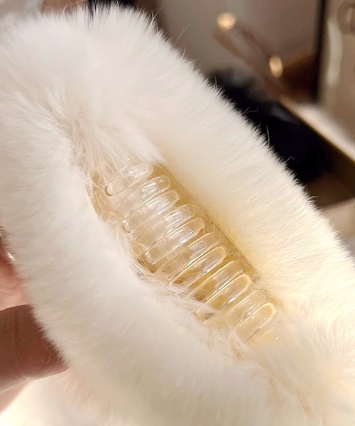 Dita Muaj.(ディータムアージュ)の「ふわふわファークリップ(バレッタ/ヘアクリップ・レディース・アイボリー/ブラック・FREE)」の9枚目の写真