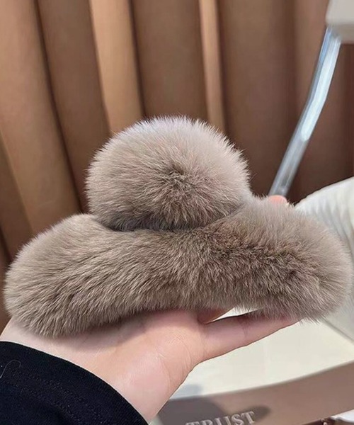 Dita Muaj.(ディータムアージュ)の「ふわふわファークリップ(バレッタ/ヘアクリップ・レディース・アイボリー/ブラック・FREE)」の17枚目の写真