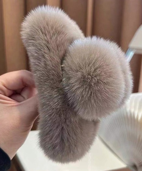 Dita Muaj.(ディータムアージュ)の「ふわふわファークリップ(バレッタ/ヘアクリップ・レディース・アイボリー/ブラック・FREE)」の16枚目の写真