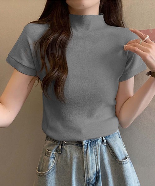 aimoha(アイモハ)の「ボトルネックフィットTシャツ (SS)(Tシャツ/カットソー・レディース・ベージュ/ホワイト/グレー/ブラック/ライトベージュ・FREE)」の6枚目の写真