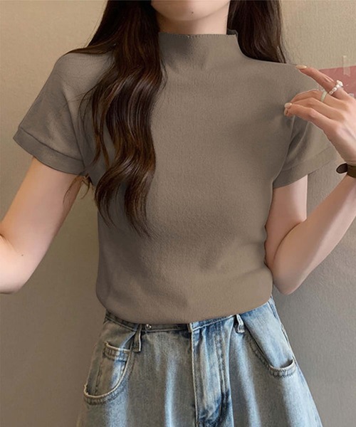 aimoha(アイモハ)の「ボトルネックフィットTシャツ (SS)(Tシャツ/カットソー・レディース・ベージュ/ホワイト/グレー/ブラック/ライトベージュ・FREE)」の13枚目の写真