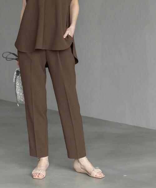 OPAQUE.CLIP（オペークドットクリップ）の「《6色展開/丈が選べる》美脚イージーテーパードパンツ/セットアップ対応【ストレッチ/洗濯機洗い可/防シワ】（その他パンツ・レディース・ブラック/ダークブラウン/ベージュ系7/ブルー系その他/ライトベージュ/グリーン系その他5・01/02/03/42/34/36/38/40）」の13枚目の写真