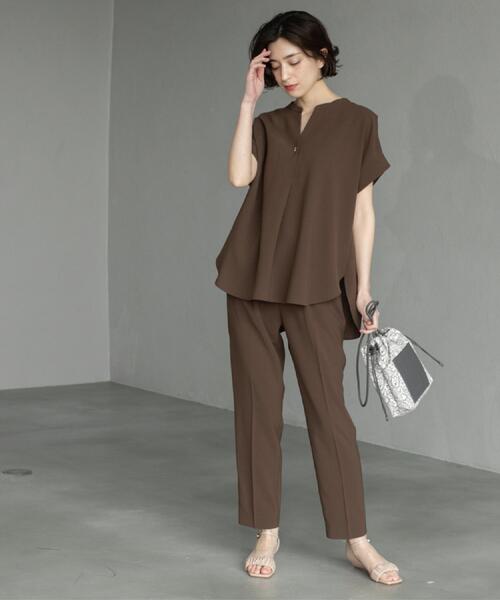 OPAQUE.CLIP（オペークドットクリップ）の「《6色展開/丈が選べる》美脚イージーテーパードパンツ/セットアップ対応【ストレッチ/洗濯機洗い可/防シワ】（その他パンツ・レディース・ブラック/ダークブラウン/ベージュ系7/ブルー系その他/ライトベージュ/グリーン系その他5・01/02/03/42/34/36/38/40）」の14枚目の写真