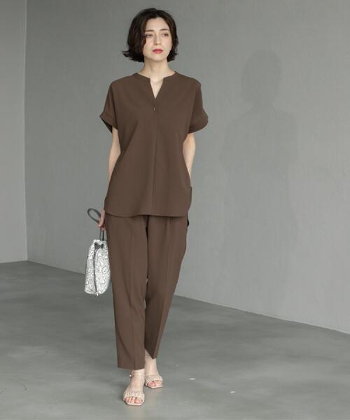 OPAQUE.CLIP（オペークドットクリップ）の「《6色展開/丈が選べる》美脚イージーテーパードパンツ/セットアップ対応【ストレッチ/洗濯機洗い可/防シワ】（その他パンツ・レディース・ブラック/ダークブラウン/ベージュ系7/ブルー系その他/ライトベージュ/グリーン系その他5・01/02/03/42/34/36/38/40）」の16枚目の写真