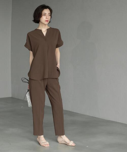 OPAQUE.CLIP（オペークドットクリップ）の「《6色展開/丈が選べる》美脚イージーテーパードパンツ/セットアップ対応【ストレッチ/洗濯機洗い可/防シワ】（その他パンツ・レディース・ブラック/ダークブラウン/ベージュ系7/ブルー系その他/ライトベージュ/グリーン系その他5・01/02/03/42/34/36/38/40）」の17枚目の写真