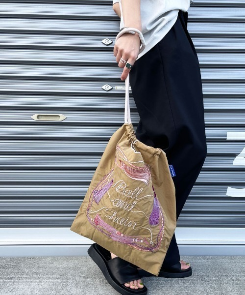Ball&Chain（ボールアンドチェーン）の「[BALL&CHAIN/ボールアンドチェーン] TASSEL 刺繍デザインナイロントートバッグ（トートバッグ・レディース・ベージュ/オレンジ・M）」の21枚目の写真