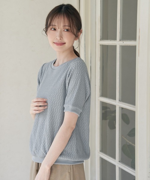 ikka(イッカ)の「幾何学ジャガードプルオーバー(Tシャツ/カットソー・レディース・オフホワイト/ブラック/エメラルドブルー/ダークベージュ・M/L/S)」の6枚目の写真