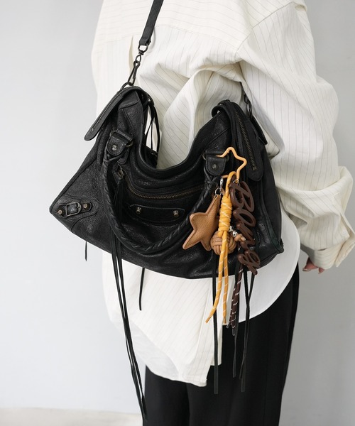 ちびぎゃう商品 じゃらじゃらバッグチャーム カラビナ 合皮スターモチーフ ボリューム