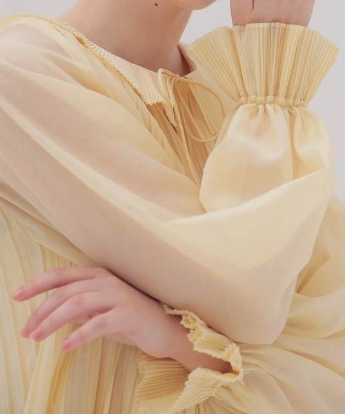 venit(ヴェニット)の「VENIT / organza pleats dress(オーガンジープリーツワンピース VEE-5508-A)(ワンピース・レディース・ブラック・38)」の9枚目の写真