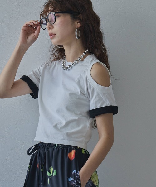 bohmal(ボマール)の「カットオフバイカラースリーブTシャツ(Tシャツ/カットソー・レディース・ホワイト/ブラック・FREE)」の2枚目の写真