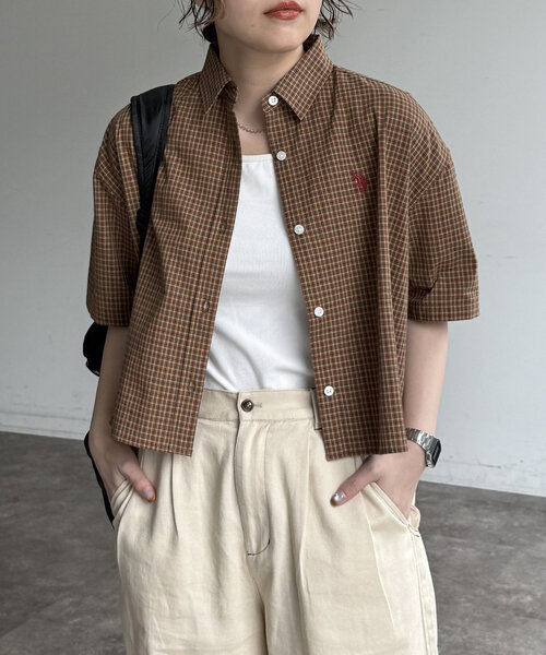 CPCM(シーピーシーエム)の「短丈シャツ(シャツ/ブラウス・レディース・サックスブルー/アイボリー/グリーン/ブラウン/チャコールグレー・FREE)」の3枚目の写真