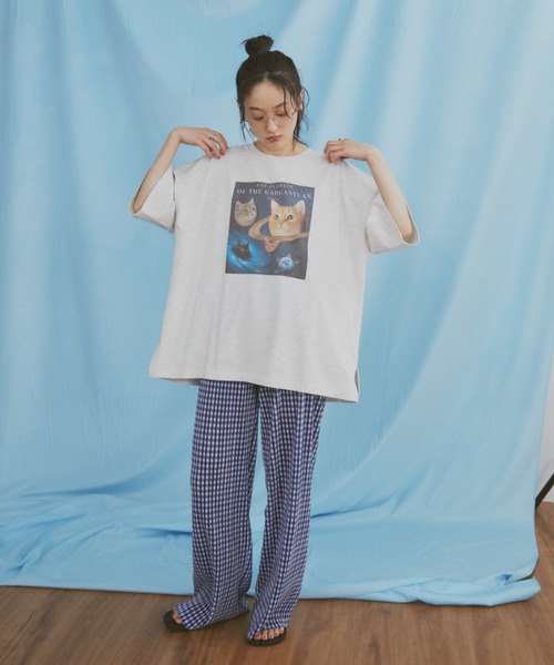 MERLOT（メルロー）の「宇宙ネコプリント BIG T（Tシャツ/カットソー・レディース・ホワイト/ライトグレー・FREE）」の11枚目の写真
