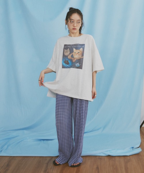 MERLOT（メルロー）の「宇宙ネコプリント BIG T（Tシャツ/カットソー・レディース・ホワイト/ライトグレー・FREE）」の12枚目の写真
