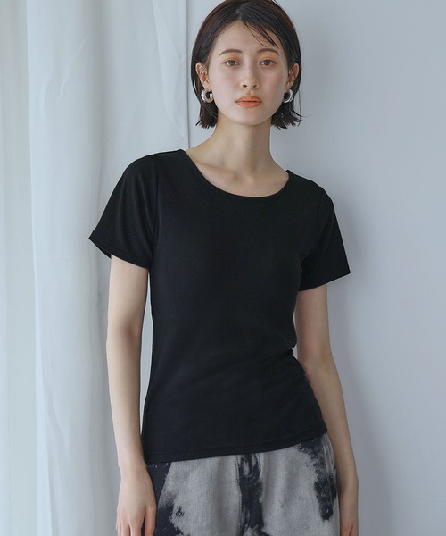 Ampirula(アンピルーラ)の「美ラインデイリーベーシックカップ付Tシャツ(Tシャツ/カットソー・レディース・グレー/ブラック/ホワイト・FREE)」の8枚目の写真