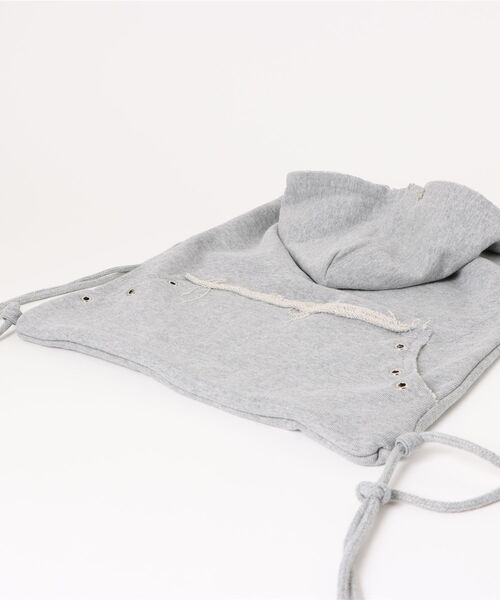 Never mind the XU / Chikashitsu+（ネバーマインド ザ エックスユー / チカシツプラス）の「【nmtc+】sweat hood knapsack / 【エヌエムティーシープラス】スウェットフードナップサック（バックパック/リュック・メンズ・グレー/ブラック・ONE SIZE）」の13枚目の写真
