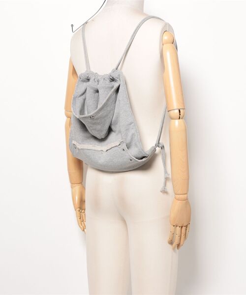 Never mind the XU / Chikashitsu+（ネバーマインド ザ エックスユー / チカシツプラス）の「【nmtc+】sweat hood knapsack / 【エヌエムティーシープラス】スウェットフードナップサック（バックパック/リュック・メンズ・グレー/ブラック・ONE SIZE）」の16枚目の写真