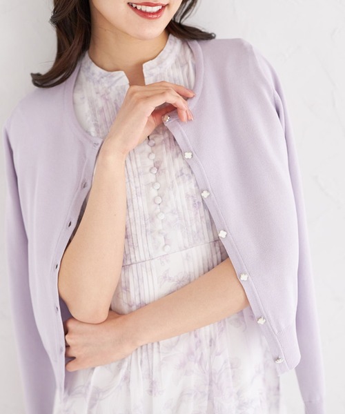 tocco closet(トッコ クローゼット)の「UVカット&接触冷感&ハンドウォッシュ♪超強撚フラワー釦カーディガン(カーディガン/ボレロ・レディース・ラベンダー/レモンイエロー/ネイビー/オフホワイト・M)」の3枚目の写真