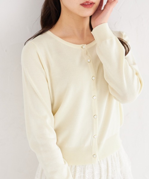 tocco closet(トッコ クローゼット)の「UVカット&接触冷感&ハンドウォッシュ♪超強撚フラワー釦カーディガン(カーディガン/ボレロ・レディース・ラベンダー/レモンイエロー/ネイビー/オフホワイト・M)」の4枚目の写真