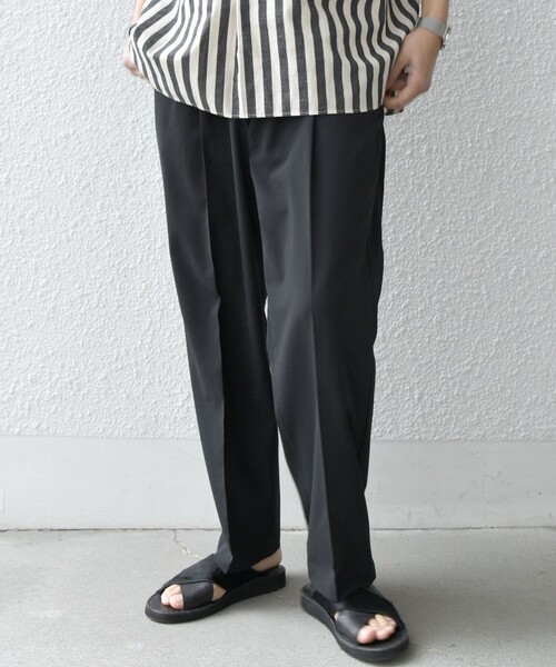 SHIPS any（シップス エニィ）の「SHIPS any:〈通気性/遮熱〉CALCULO サマートロピカル 2タック イージー パンツ(セットアップ対応)◇（その他パンツ・メンズ・ネイビー/ブラック/チャコールグレー・SMALL/MEDIUM/LARGE/X-LARGE）」の2枚目の写真