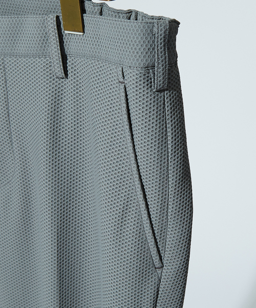 DESIGNWORKS（デザインワークス）の「【定番 / セットアップ対応】ナイロントリコットメッシュ パンツ/スラックス（スラックス・メンズ・ブラック/グレー/ストライプ・44/46/48/50/52）」の8枚目の写真