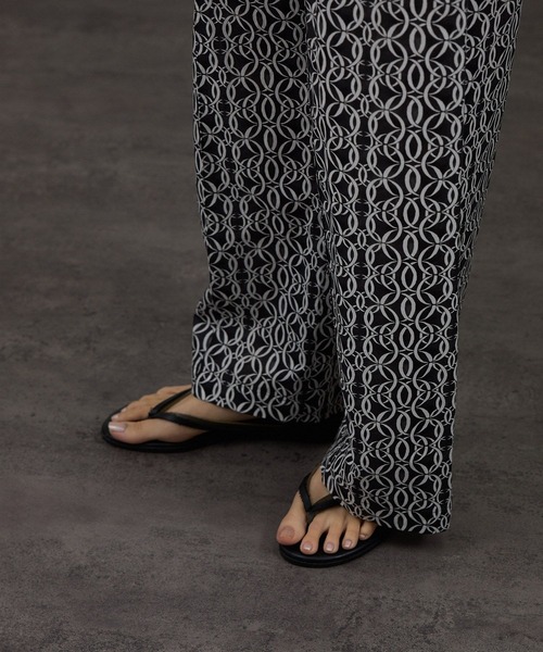 SALON adam et rope'（サロン アダム エ ロペ）の「リバティイージーパンツ（その他パンツ・レディース・ブルー系その他4/グリーン/ブラック・FREE）」の8枚目の写真