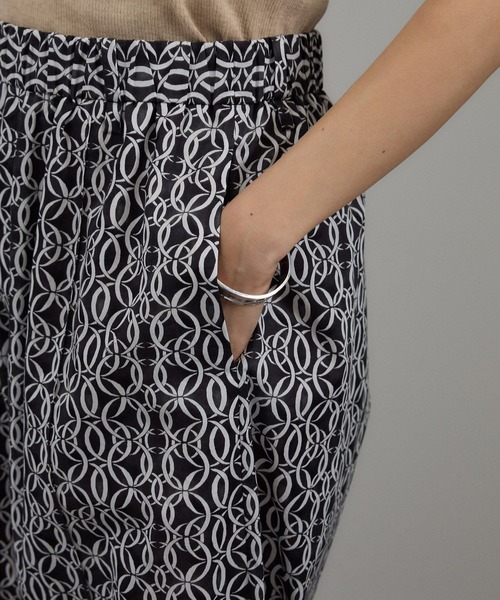 SALON adam et rope'（サロン アダム エ ロペ）の「リバティイージーパンツ（その他パンツ・レディース・ブルー系その他4/グリーン/ブラック・FREE）」の16枚目の写真