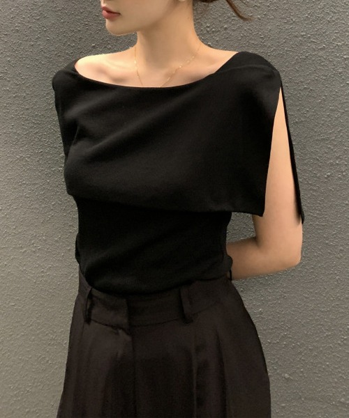 Lace Ladies（レースレディース）の「ケープ風 スクエア デザイン ノースリ トップス（Tシャツ/カットソー・レディース・ブラック/ホワイト/ベージュ・FREE）」の4枚目の写真