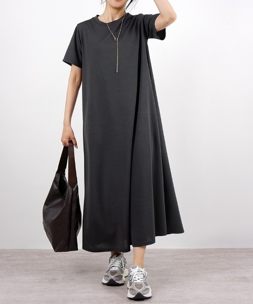 CLOTHY（クロシィ）の「【1枚でらくらくコーディネート！】フクレ半袖マキシワンピース（ワンピース・レディース・チャコールグレー/ブラック/ブラウン・MEDIUM）」の8枚目の写真