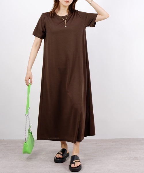 CLOTHY（クロシィ）の「【1枚でらくらくコーディネート！】フクレ半袖マキシワンピース（ワンピース・レディース・チャコールグレー/ブラック/ブラウン・MEDIUM）」の20枚目の写真