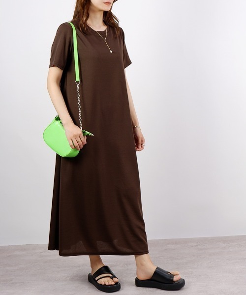 CLOTHY（クロシィ）の「【1枚でらくらくコーディネート！】フクレ半袖マキシワンピース（ワンピース・レディース・チャコールグレー/ブラック/ブラウン・MEDIUM）」の19枚目の写真