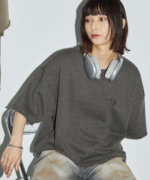 Anchor Smith(アンカー スミス)の「ヴィンテージ加工 ワンポイント刺繍 カットオフ半袖スウェット(Tシャツ/カットソー・レディース・ブラック/グレイッシュベージュ/ブラウン・M/L)」の8枚目の写真