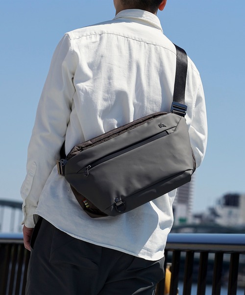 PRO-SPERITY(プロスペリティ)の「【PRO-SPERITY】撥水 晴雨兼用傘付き ショルダーバッグ ボディバッグ PSCK-02(ボディバッグ/ウエストポーチ・メンズ・アイボリー/ブラック/グレー/グレー系2・ONE SIZE)」の5枚目の写真