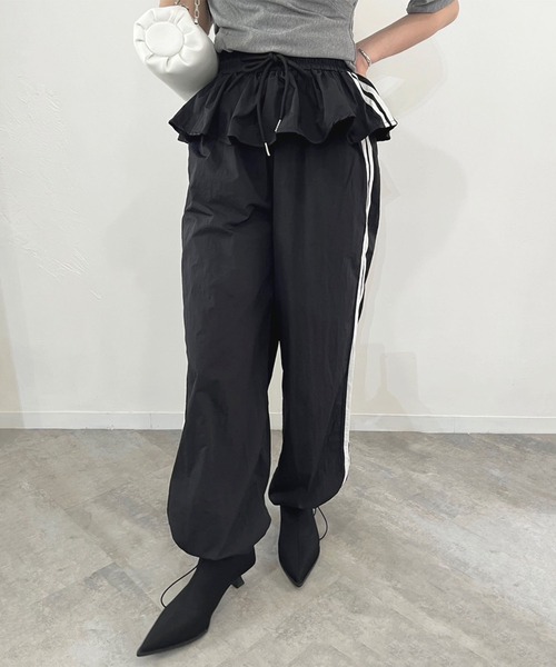Jewelobe(ジュエローブ)の「ペプラムフリルサイドラインシャカパン(その他パンツ・レディース・ブラック/グレー/ネイビー・FREE)」の19枚目の写真