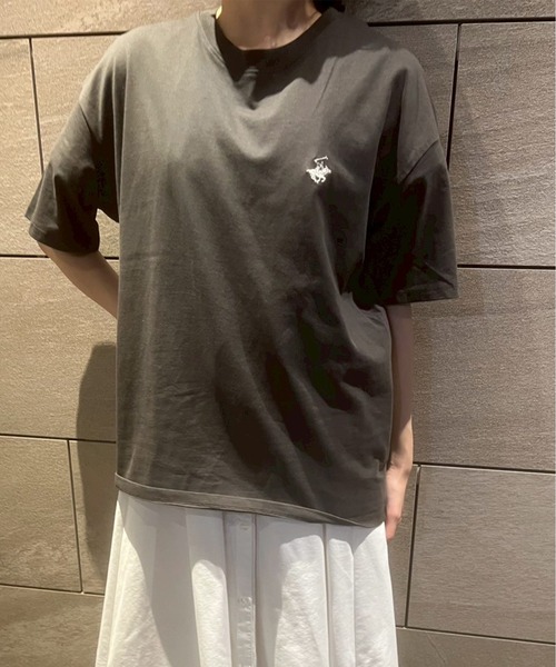 BEVERLY HILLS POLO CLUB(ビバリーヒルズポロクラブ)の「【BEVERLY HILLS POLO CLUB/ビバリーヒルズポロクラブ】天竺 ワンポイント刺繍 半袖Tシャツ(Tシャツ/カットソー・レディース・ブラック/オフホワイト/オートミール/モカ/グリーン/ダークオレンジ/パープル・L/M)」の15枚目の写真