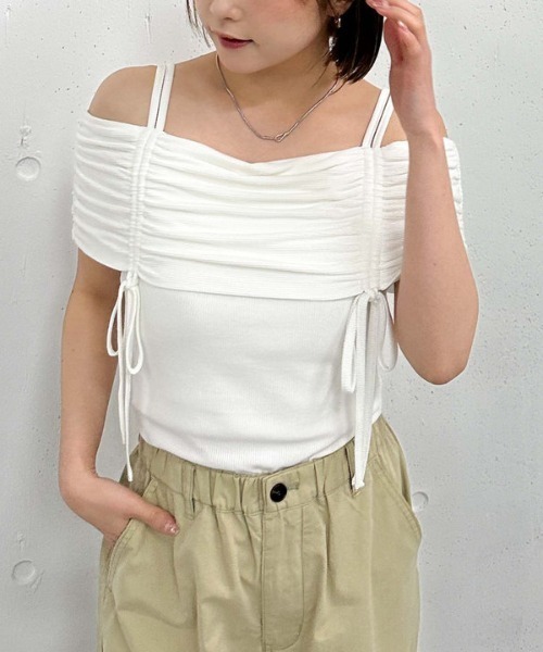 archives(アルシーヴ)の「ドロストオフショルカットTOPS(Tシャツ/カットソー・レディース・グレー/オフホワイト/ピンクベージュ/ブラック・MEDIUM)」の2枚目の写真