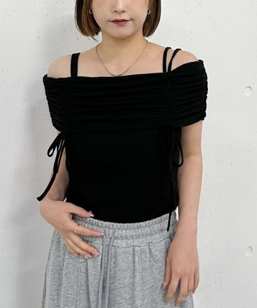 archives(アルシーヴ)の「ドロストオフショルカットTOPS(Tシャツ/カットソー・レディース・グレー/オフホワイト/ピンクベージュ/ブラック・MEDIUM)」の3枚目の写真