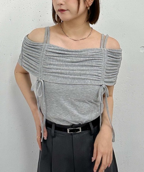 archives(アルシーヴ)の「ドロストオフショルカットTOPS(Tシャツ/カットソー・レディース・グレー/オフホワイト/ピンクベージュ/ブラック・MEDIUM)」の5枚目の写真