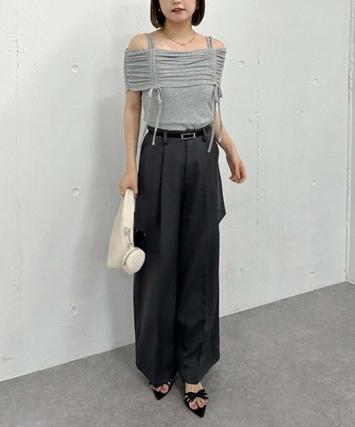 archives(アルシーヴ)の「ドロストオフショルカットTOPS(Tシャツ/カットソー・レディース・グレー/オフホワイト/ピンクベージュ/ブラック・MEDIUM)」の9枚目の写真