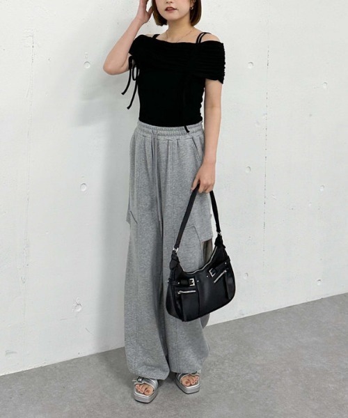 archives(アルシーヴ)の「ドロストオフショルカットTOPS(Tシャツ/カットソー・レディース・グレー/オフホワイト/ピンクベージュ/ブラック・MEDIUM)」の22枚目の写真