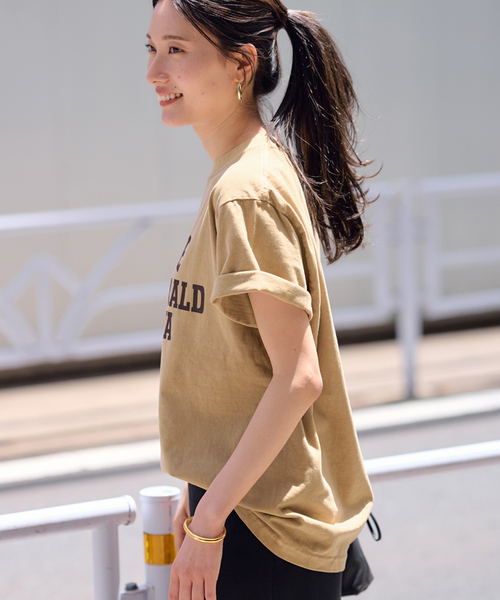FRAMeWORK（フレームワーク）の「GULFCOAST SPORTSWEAR 別注CREW TEE（Tシャツ/カットソー・レディース・ブラウン/レッド/ブラック/ベージュ・FREE）」の21枚目の写真