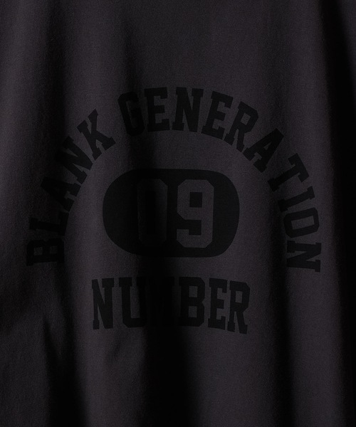 NUMBER (N)INE（ナンバーナイン）の「COLLEGE LOGO PRINTED T-SHIRT / カレッジ ロゴ プリント Tシャツ（Tシャツ/カットソー・メンズ・アッシュ/オリーブ/ライトブルー/チャコール/ホワイト/ブラック・2/3/4）」の8枚目の写真