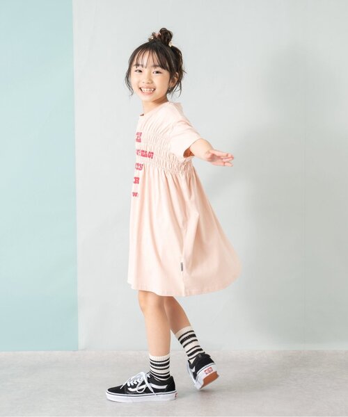 and D. petit main(アンドディープティマイン)の「ロゴプリントシャーリング半袖ワンピース(ワンピース・キッズ・サーモンピンク/サックスブルー/ライトグレー・100cm/120cm/130cm/140cm/110cm)」の6枚目の写真