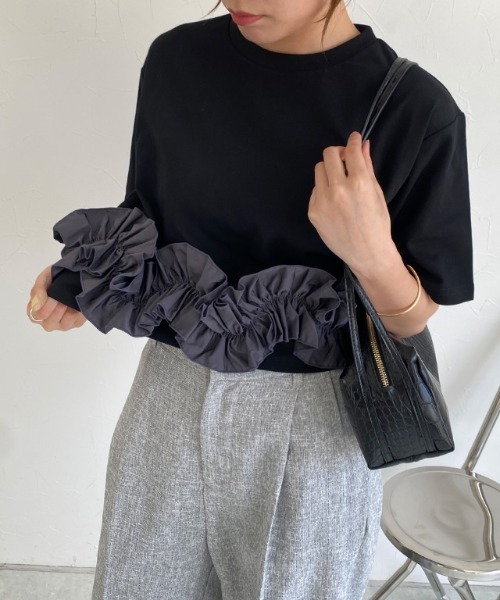 ECLAM(クラム)の「フリルドッキングトップス(Tシャツ/カットソー・レディース・ブラック/グレー・M)」の3枚目の写真