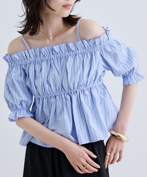 GALLEST（ギャレスト）の「【一部店舗限定】オフショルシャーリングブラウス（シャツ/ブラウス・レディース・サックスブルー系2/ベージュ系その他6/ホワイト系3・38）」の6枚目の写真