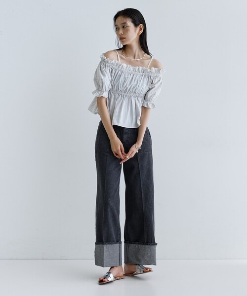 GALLEST（ギャレスト）の「【一部店舗限定】オフショルシャーリングブラウス（シャツ/ブラウス・レディース・サックスブルー系2/ベージュ系その他6/ホワイト系3・38）」の10枚目の写真