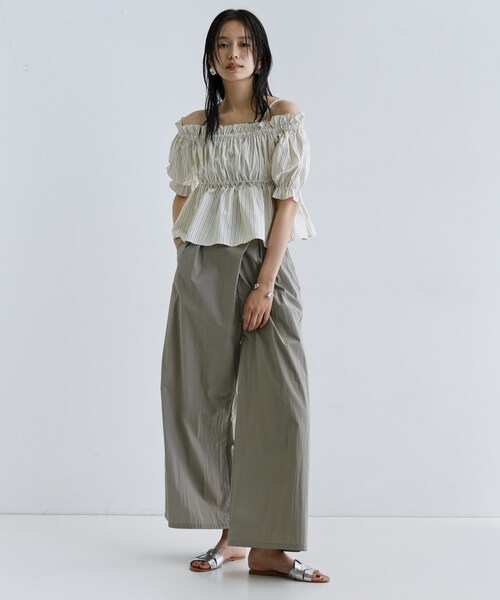 GALLEST（ギャレスト）の「【一部店舗限定】オフショルシャーリングブラウス（シャツ/ブラウス・レディース・サックスブルー系2/ベージュ系その他6/ホワイト系3・38）」の18枚目の写真