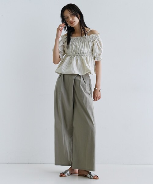 GALLEST（ギャレスト）の「【一部店舗限定】オフショルシャーリングブラウス（シャツ/ブラウス・レディース・サックスブルー系2/ベージュ系その他6/ホワイト系3・38）」の19枚目の写真