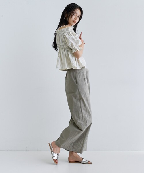 GALLEST（ギャレスト）の「【一部店舗限定】オフショルシャーリングブラウス（シャツ/ブラウス・レディース・サックスブルー系2/ベージュ系その他6/ホワイト系3・38）」の20枚目の写真