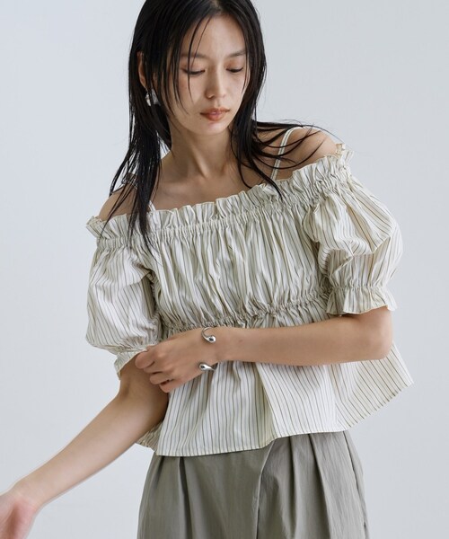 GALLEST（ギャレスト）の「【一部店舗限定】オフショルシャーリングブラウス（シャツ/ブラウス・レディース・サックスブルー系2/ベージュ系その他6/ホワイト系3・38）」の22枚目の写真